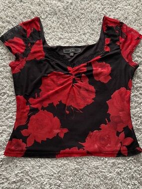 Vibe Red and Black Rose Floral Scoop Neck Top With Lace Detail